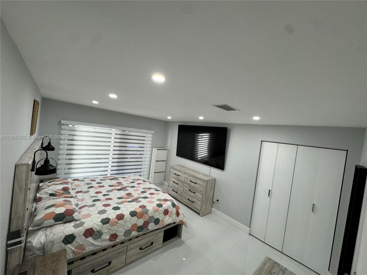 1051 NW 128th Ave, Miami, FL 33182 Photo