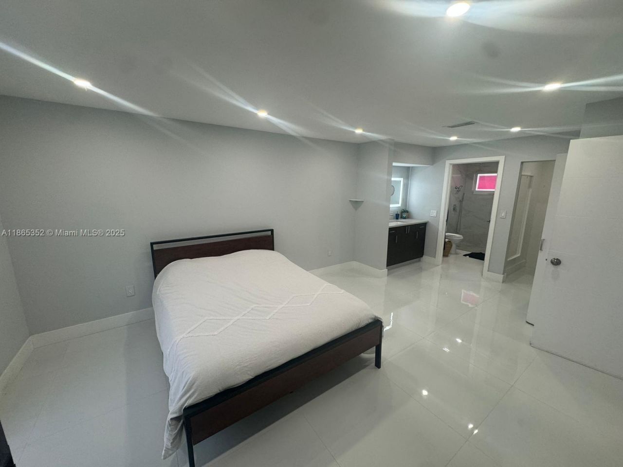 1051 NW 128th Ave, Miami, FL 33182 Photo