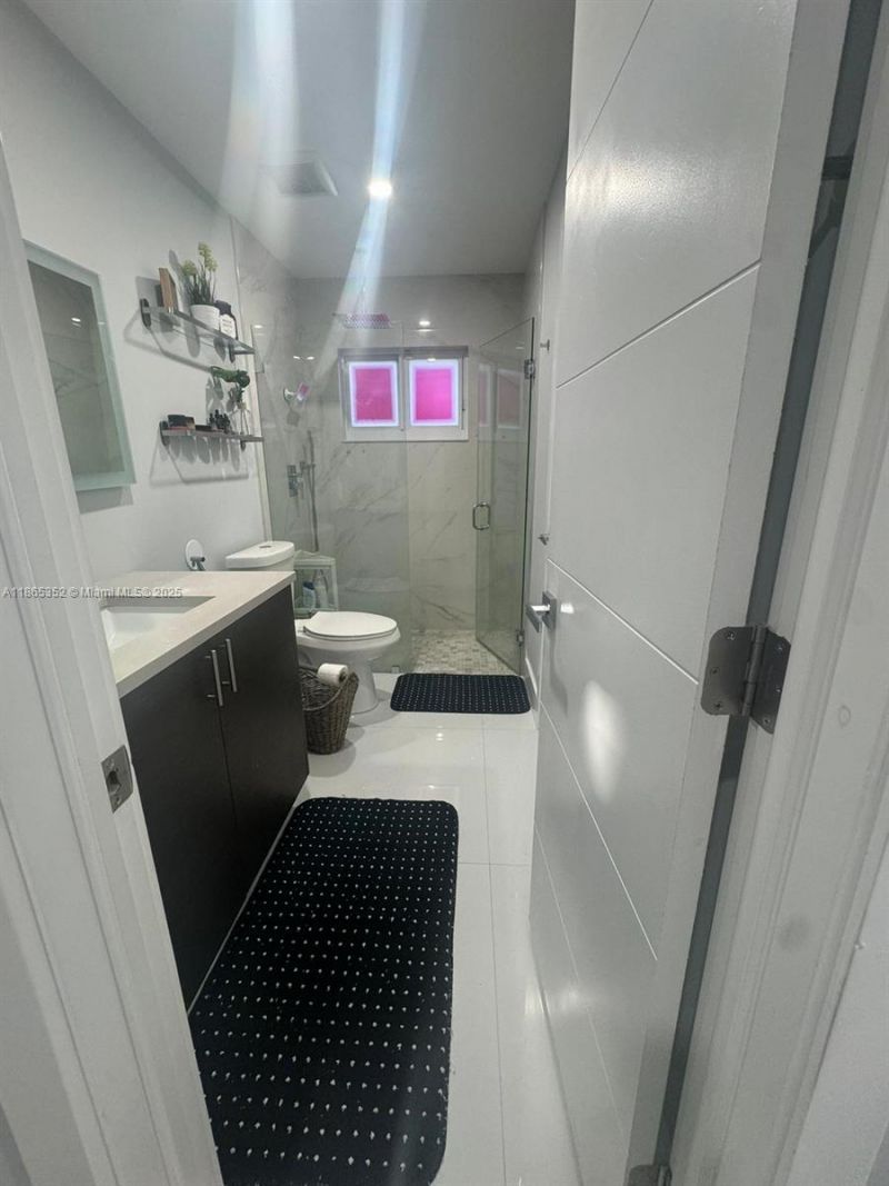 1051 NW 128th Ave, Miami, FL 33182 Photo