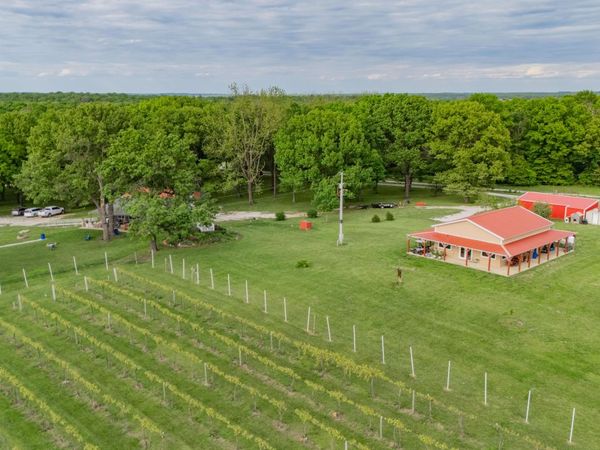 8400 E 1320 Road, Stockton, MO 65785