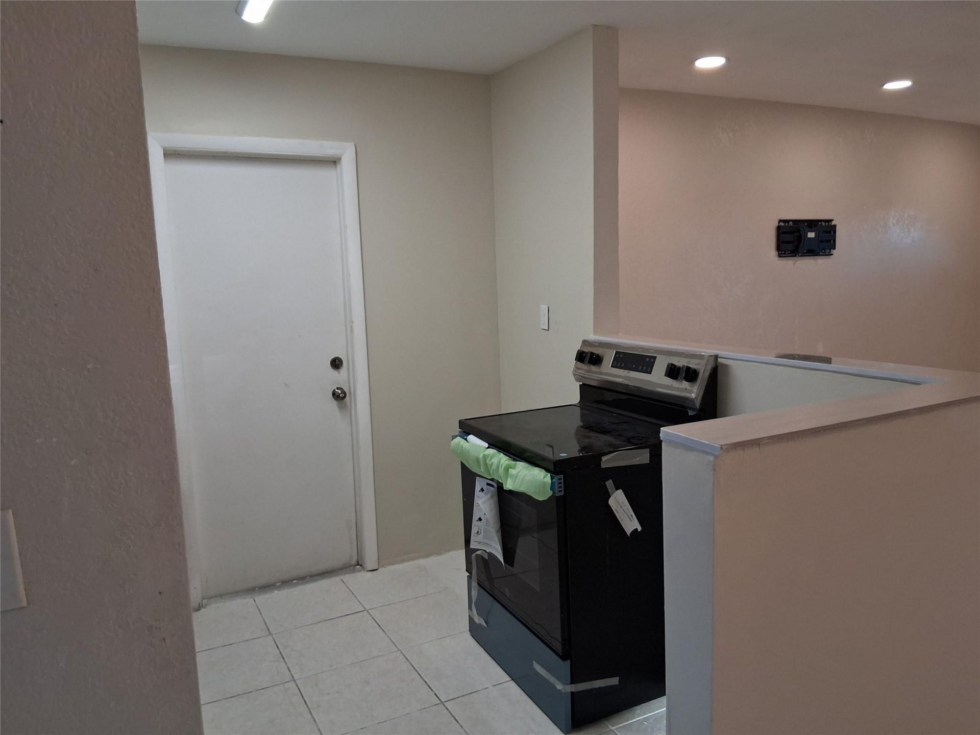 3021 NW 2nd Avenue, Pompano Beach, FL 33064 Photo