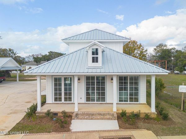 542 Howard Avenue, Biloxi, MS 39530
