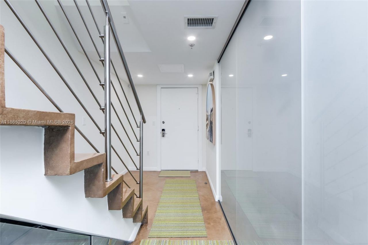 5445 Collins Ave, Unit P2, Miami Beach, FL 33140 Photo