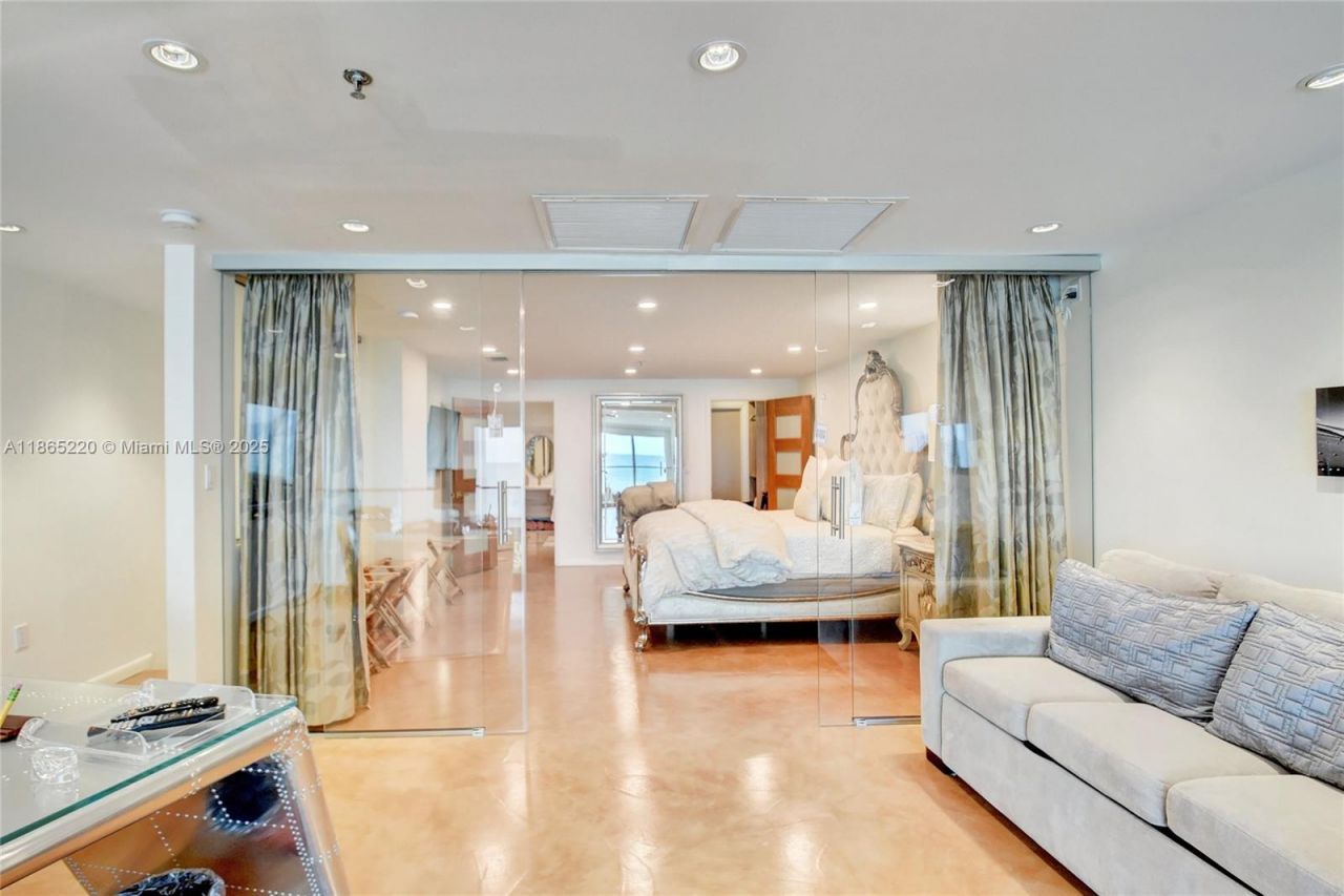 5445 Collins Ave, Unit P2, Miami Beach, FL 33140 Photo