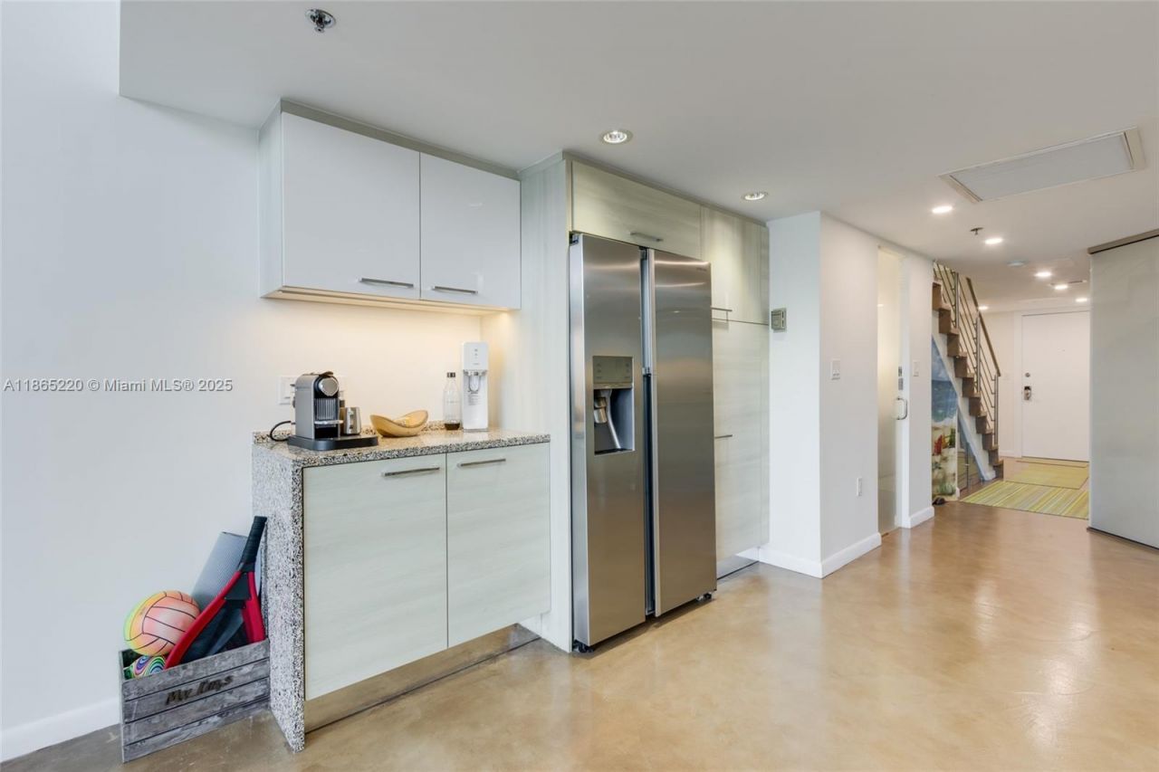 5445 Collins Ave, Unit P2, Miami Beach, FL 33140 Photo