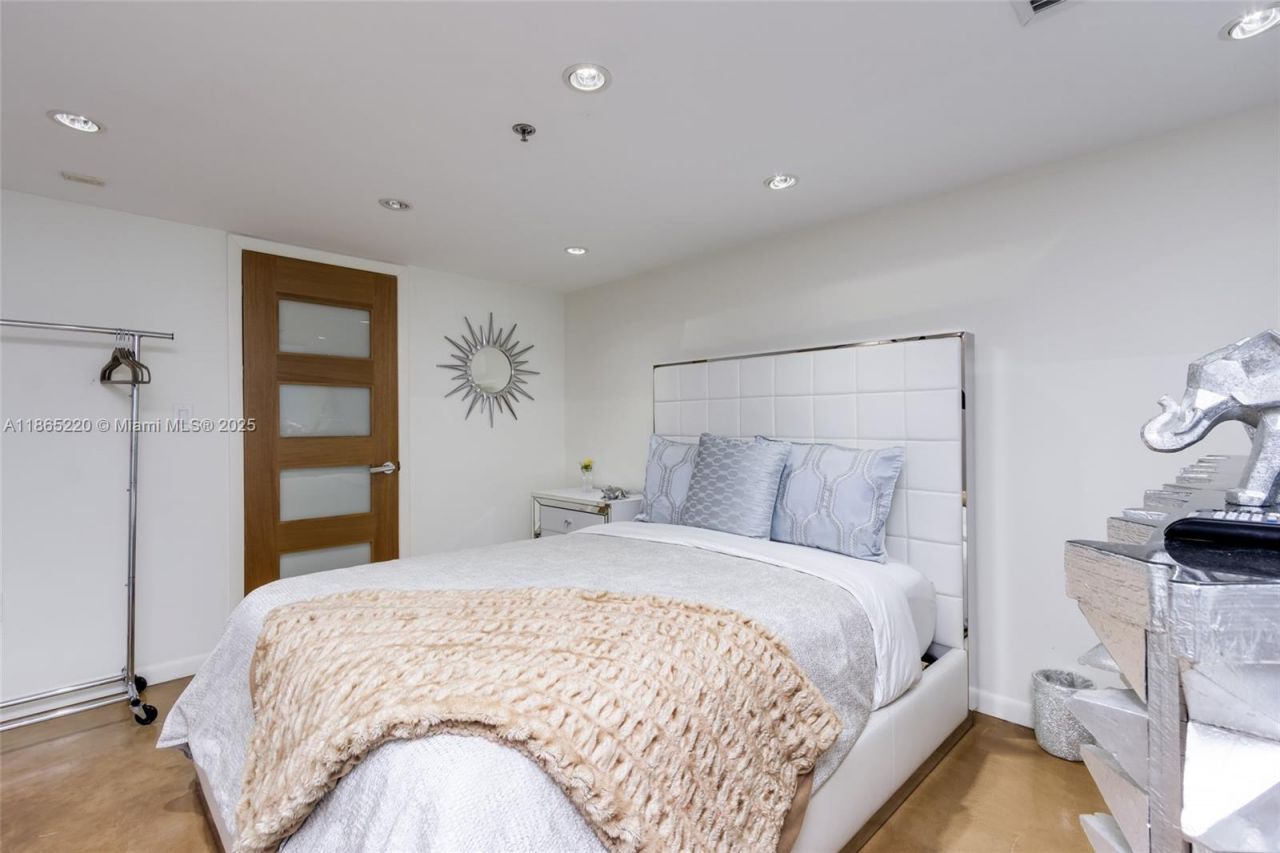 5445 Collins Ave, Unit P2, Miami Beach, FL 33140 Photo