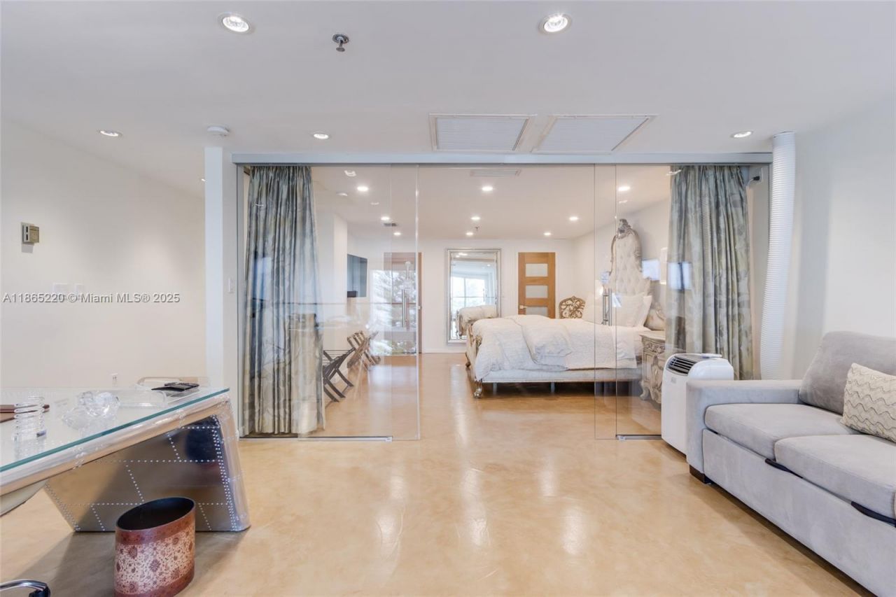 5445 Collins Ave, Unit P2, Miami Beach, FL 33140 Photo