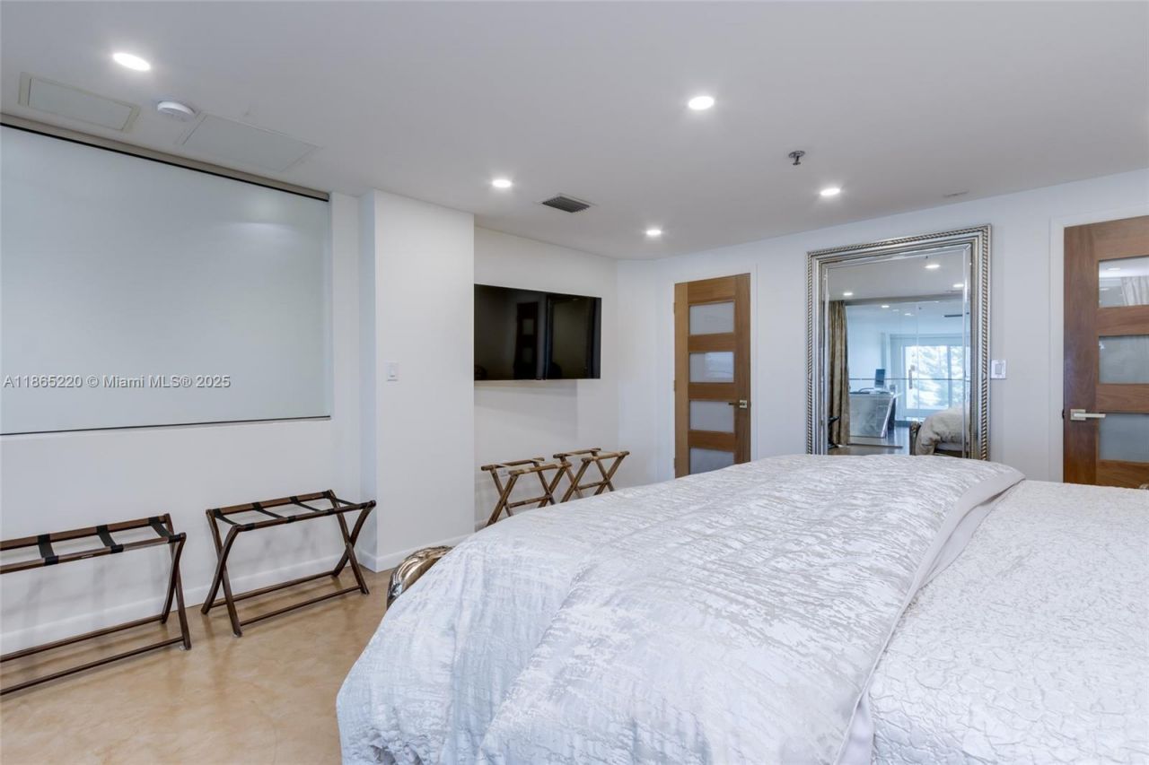 5445 Collins Ave, Unit P2, Miami Beach, FL 33140 Photo