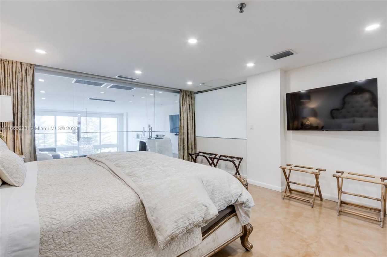 5445 Collins Ave, Unit P2, Miami Beach, FL 33140 Photo