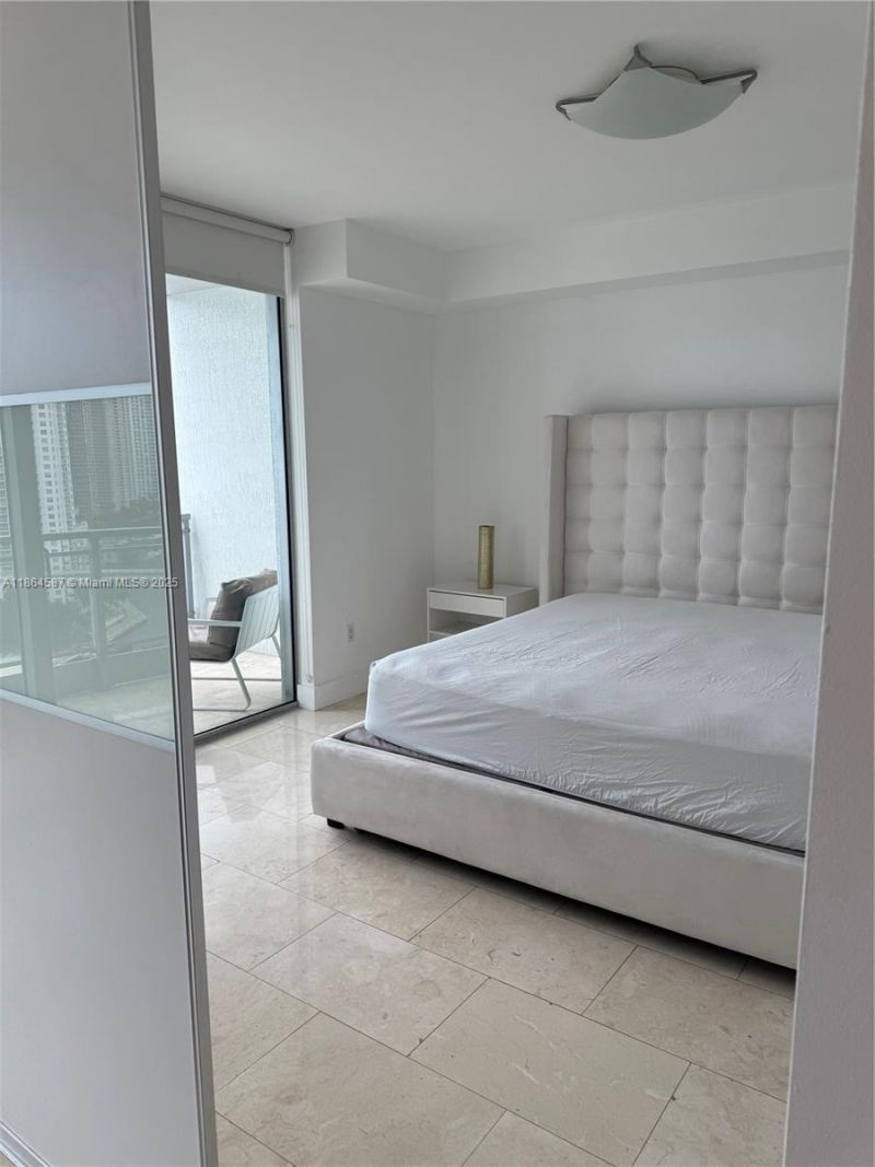 90 SW 3rd St, Unit 2103, Miami, FL 33130 Photo