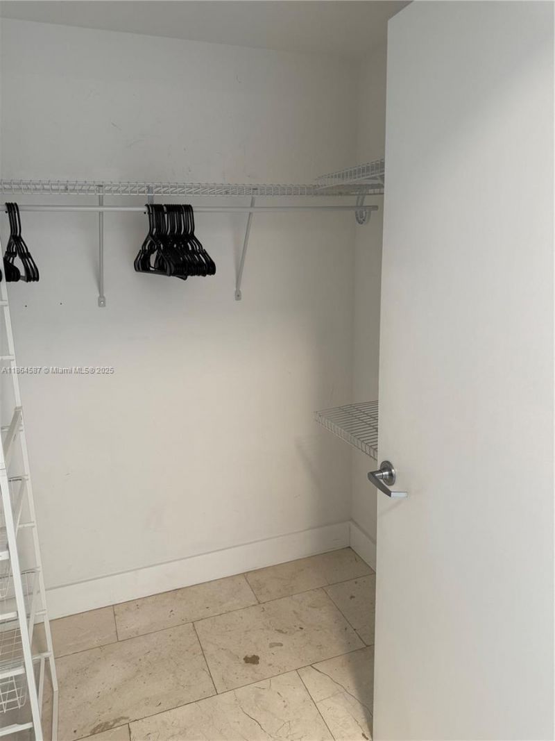 90 SW 3rd St, Unit 2103, Miami, FL 33130 Photo