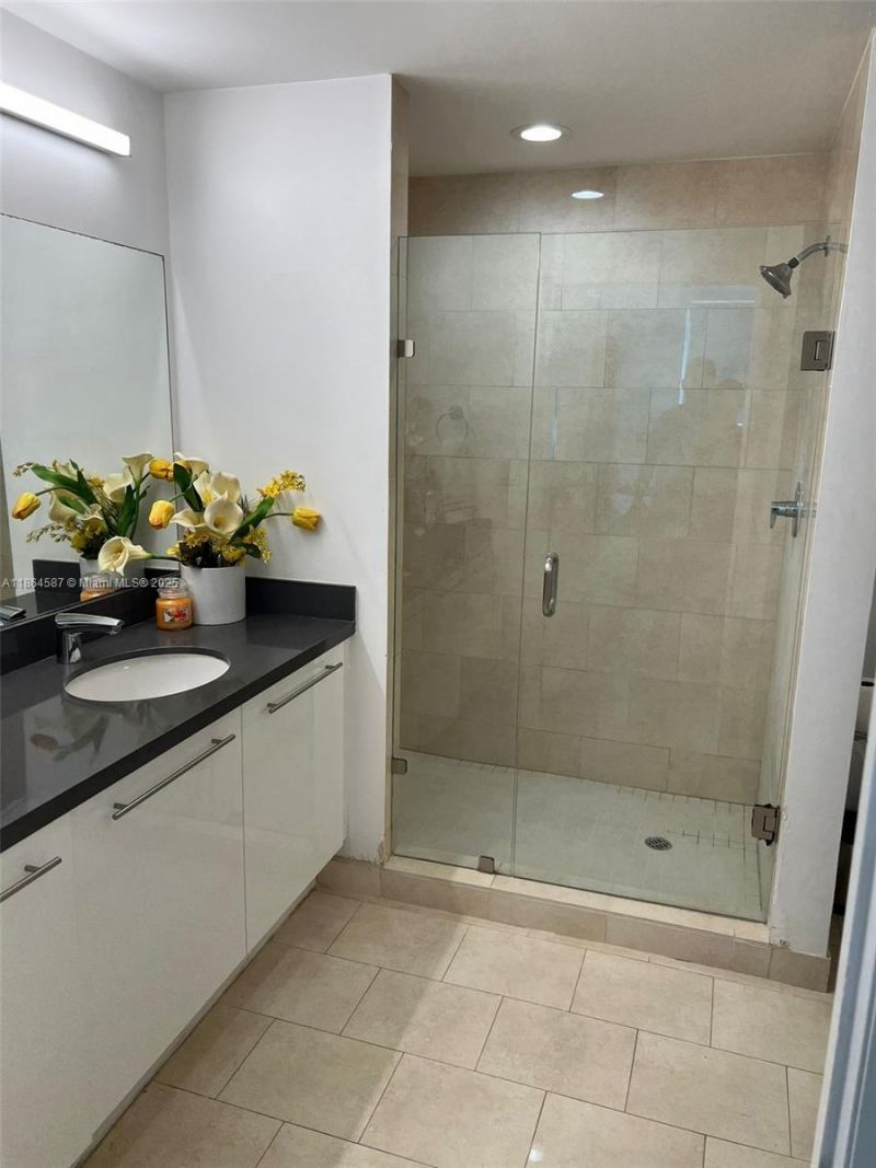 90 SW 3rd St, Unit 2103, Miami, FL 33130 Photo