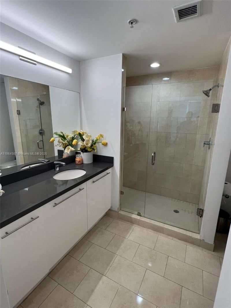 90 SW 3rd St, Unit 2103, Miami, FL 33130 Photo