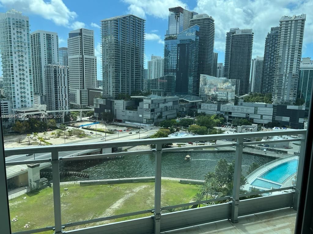 90 SW 3rd St, Unit 2103, Miami, FL 33130 Photo
