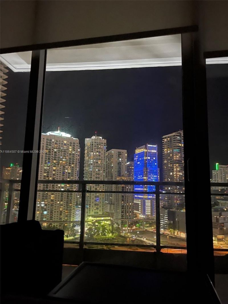 90 SW 3rd St, Unit 2103, Miami, FL 33130 Photo