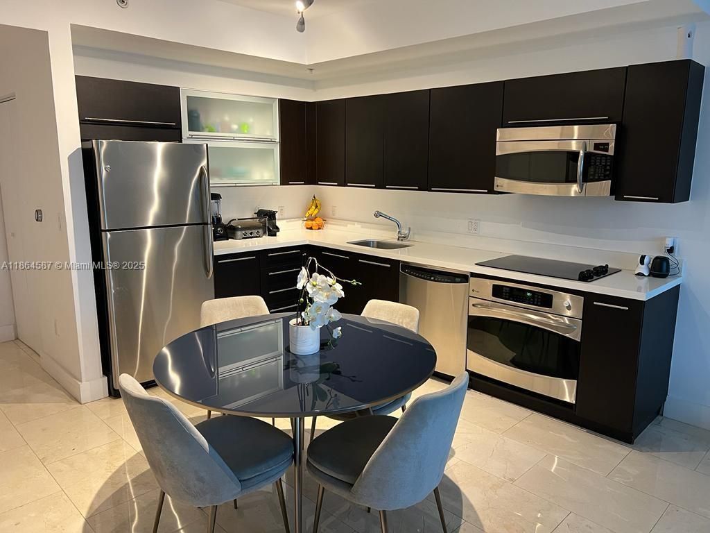 90 SW 3rd St, Unit 2103, Miami, FL 33130 Photo
