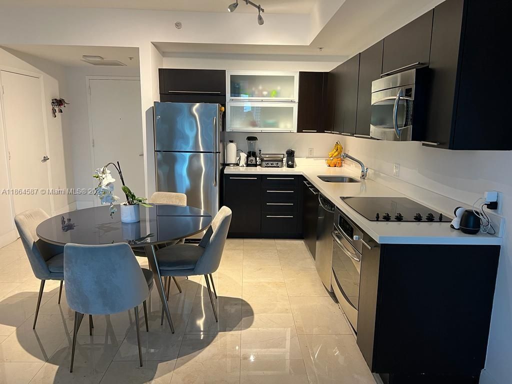 90 SW 3rd St, Unit 2103, Miami, FL 33130 Photo
