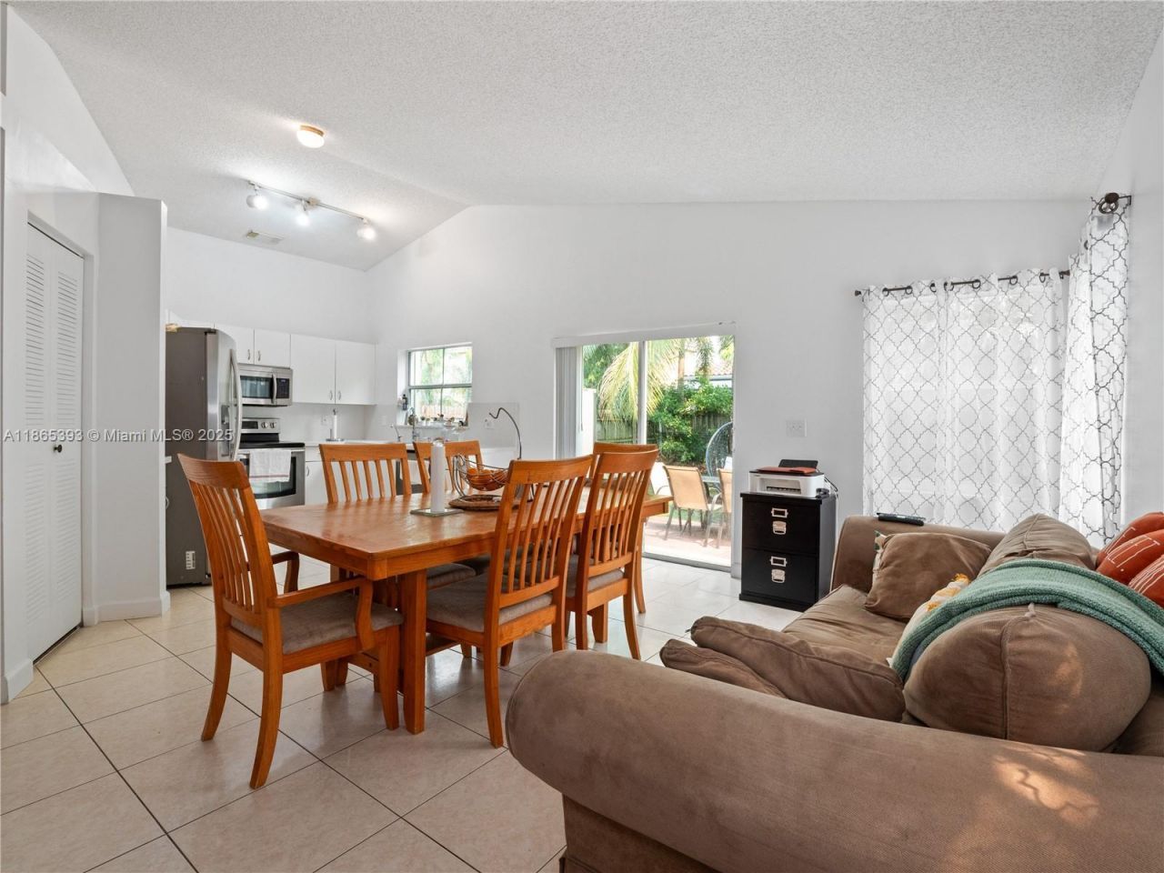 19253 NW 22nd St, Pembroke Pines, FL 33029 Photo