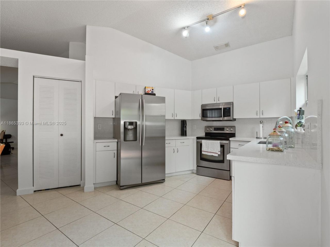 19253 NW 22nd St, Pembroke Pines, FL 33029 Photo