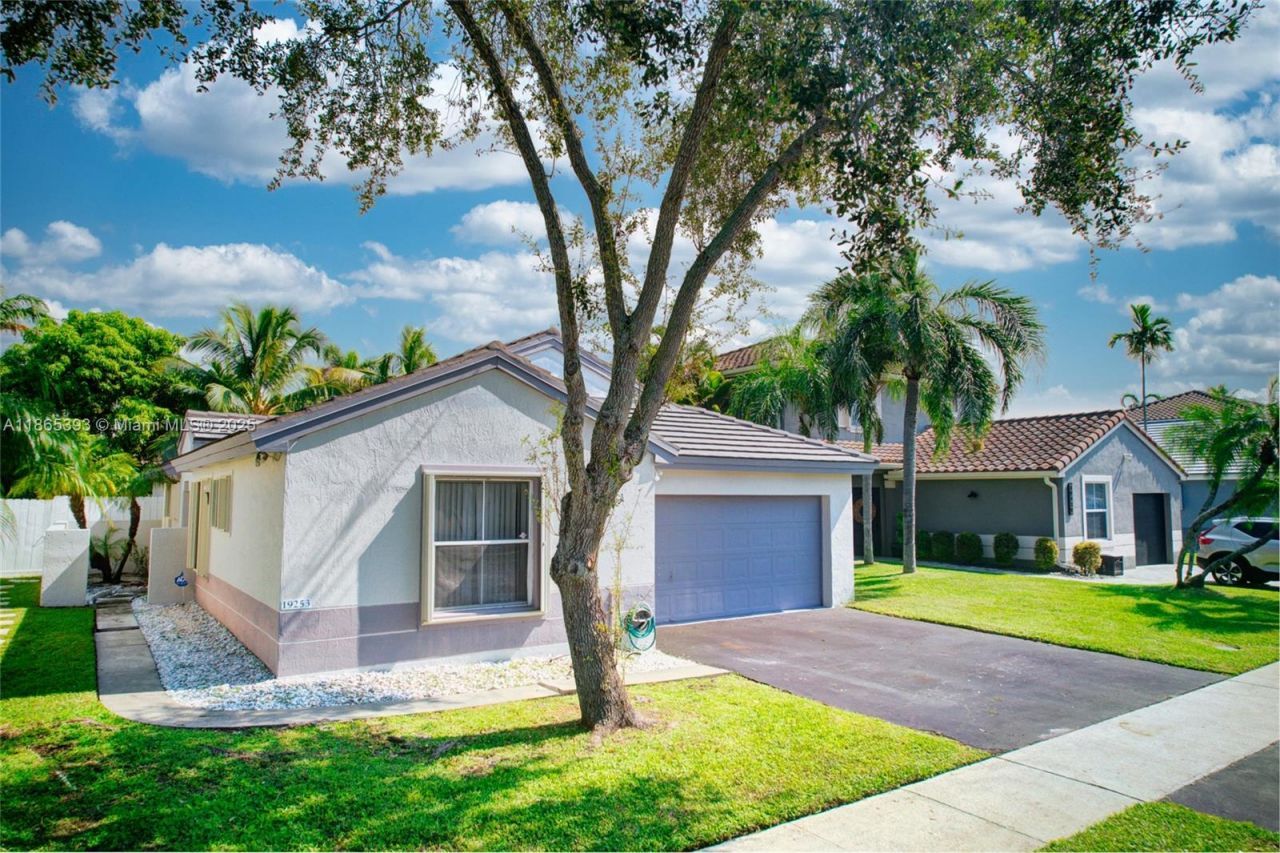 19253 NW 22nd St, Pembroke Pines, FL 33029 Photo