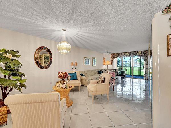 2541 N Nob Hill Road, Unit 206, Sunrise, FL 33322