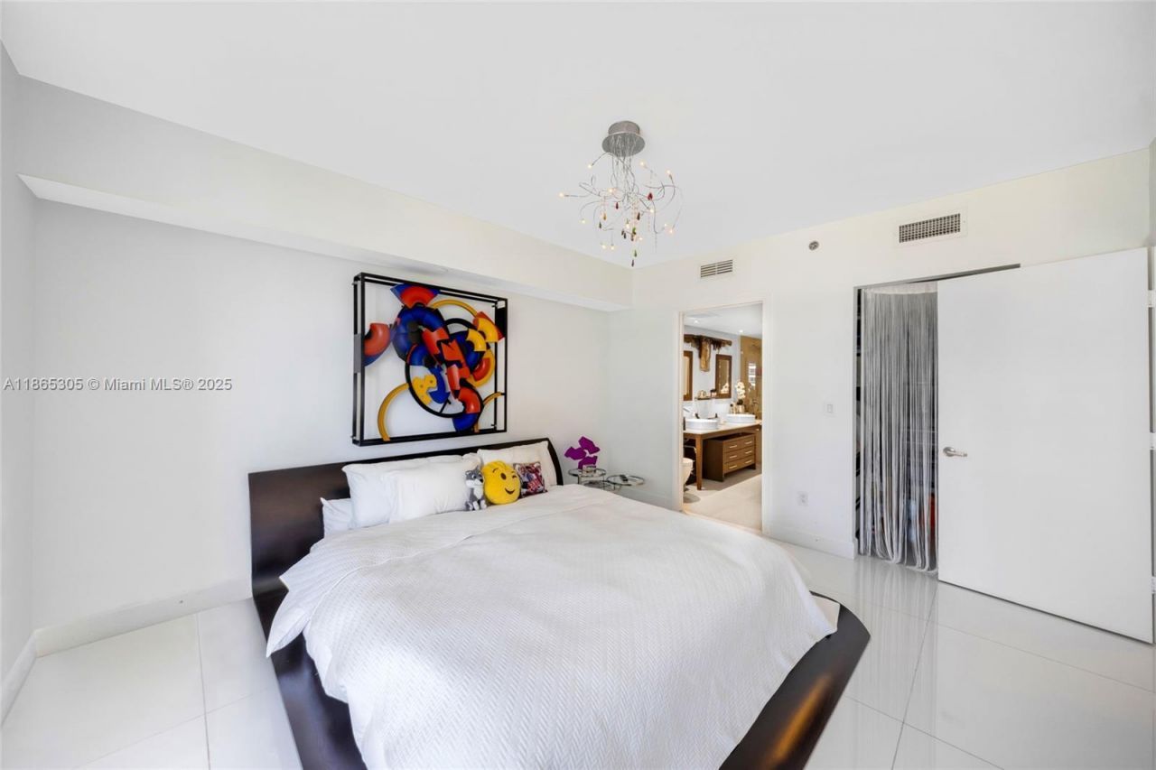 475 Brickell Ave, Unit 712-714, Miami, FL 33131 Photo