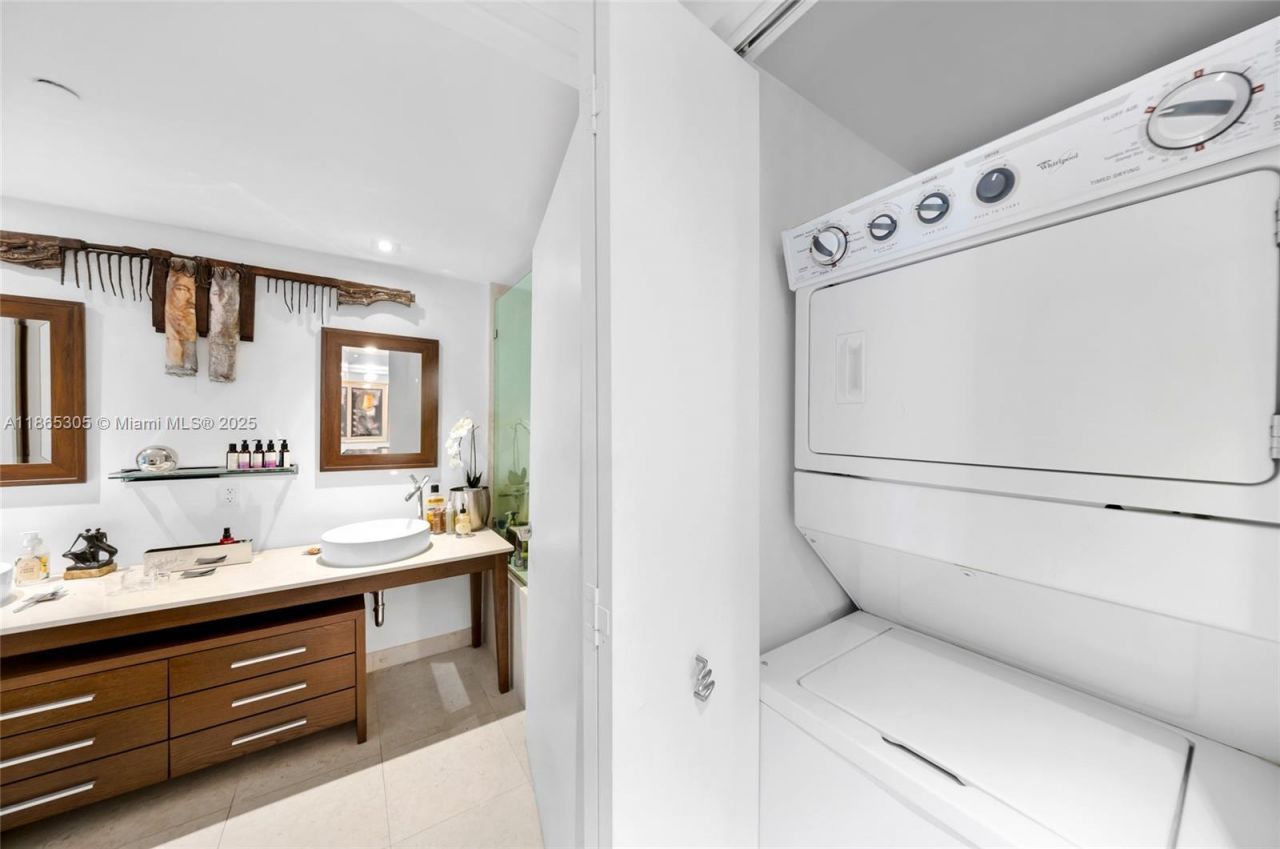 475 Brickell Ave, Unit 712-714, Miami, FL 33131 Photo