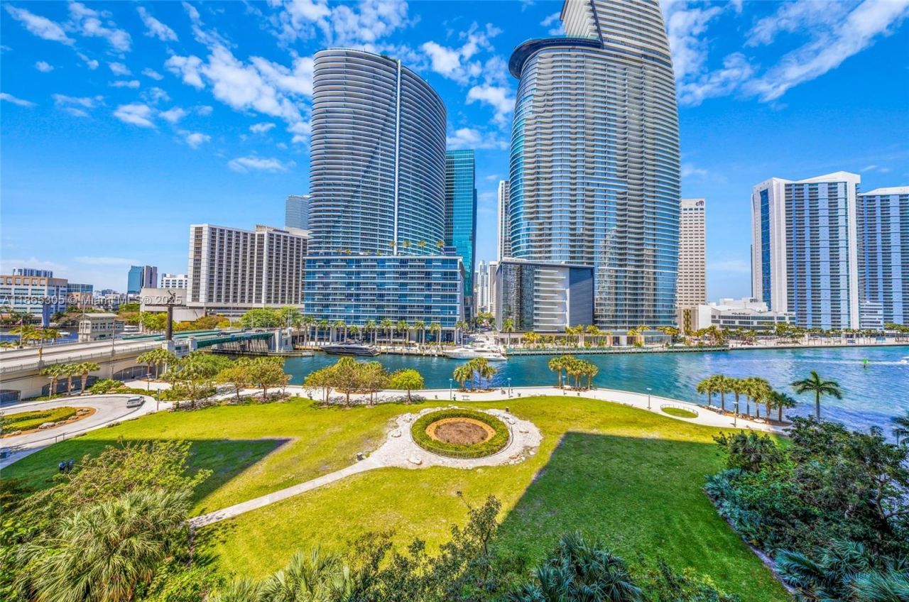 475 Brickell Ave, Unit 712-714, Miami, FL 33131 Photo