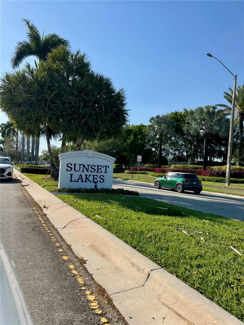 18991 SW 32nd St, Miramar, FL 33029 Photo