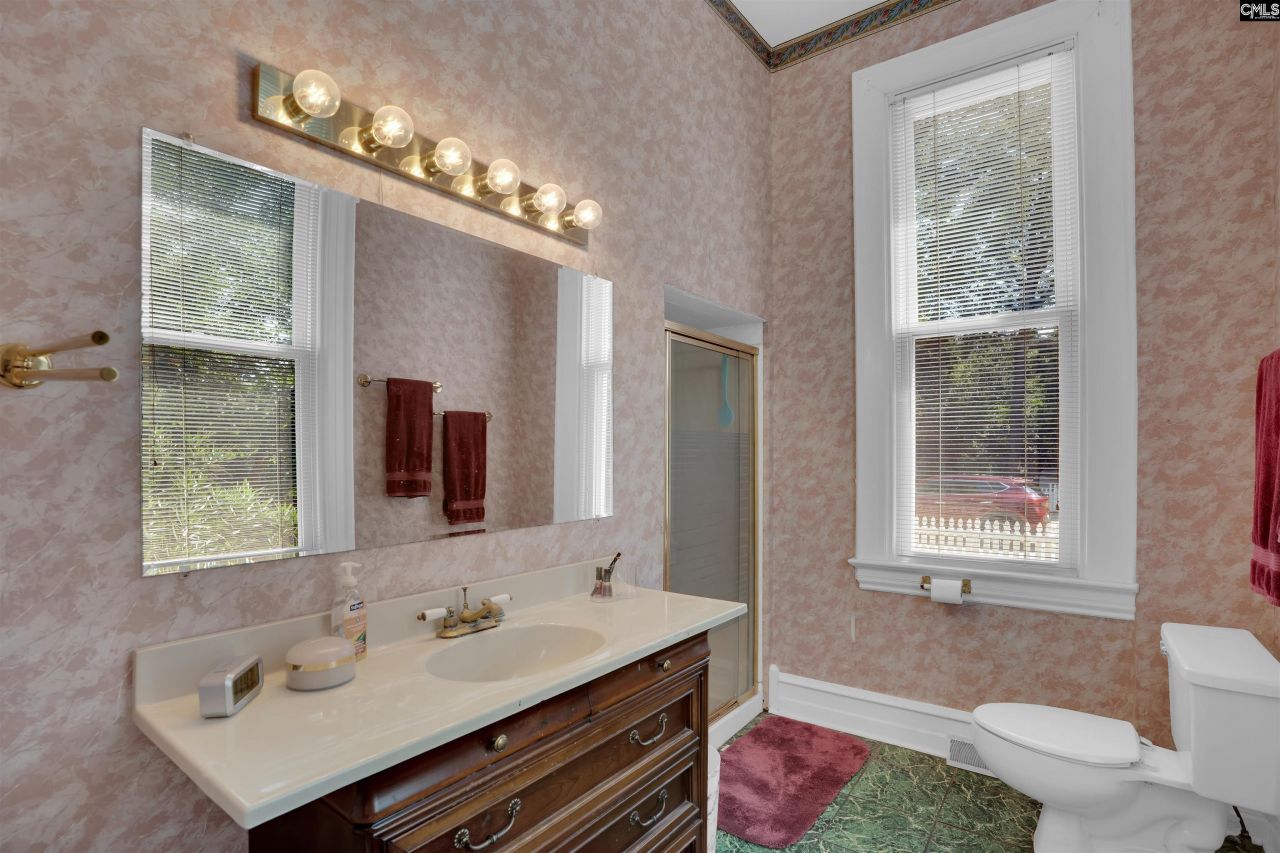 116 N Zion Street Photo 36