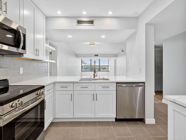 3710 Whitehall Drive, Unit 404, West Palm Beach, FL 33401