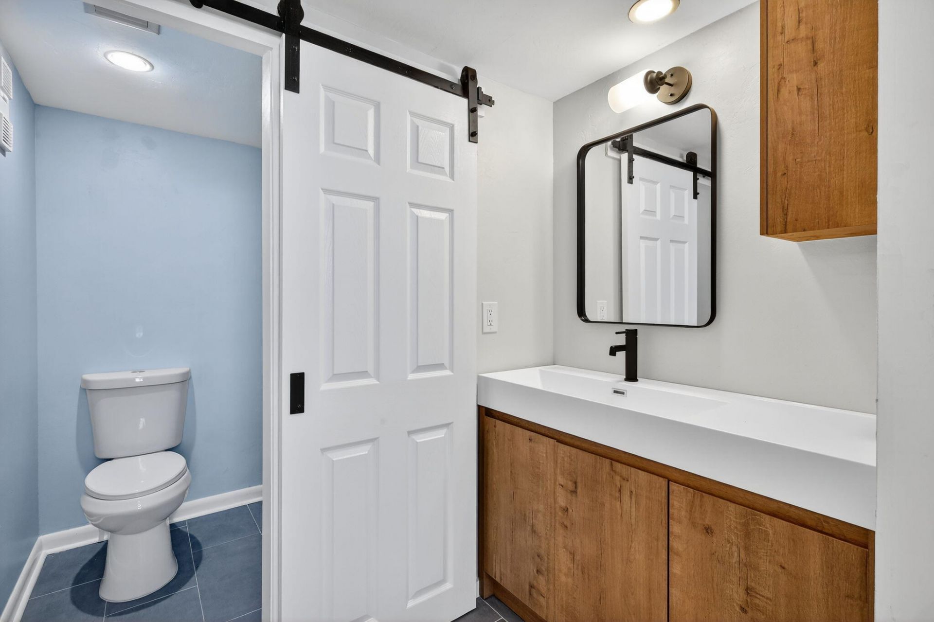 3710 Whitehall Drive, Unit 404, West Palm Beach, FL 33401 Photo