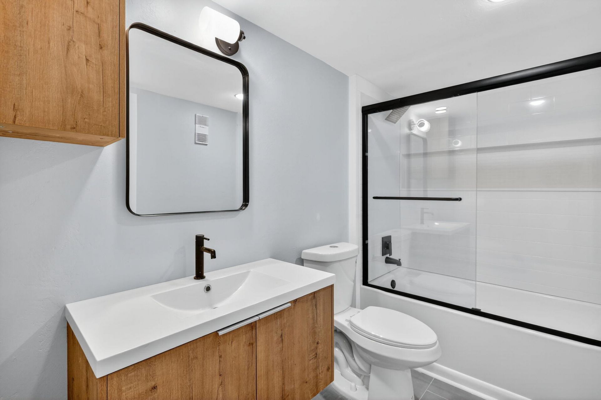 3710 Whitehall Drive, Unit 404, West Palm Beach, FL 33401 Photo