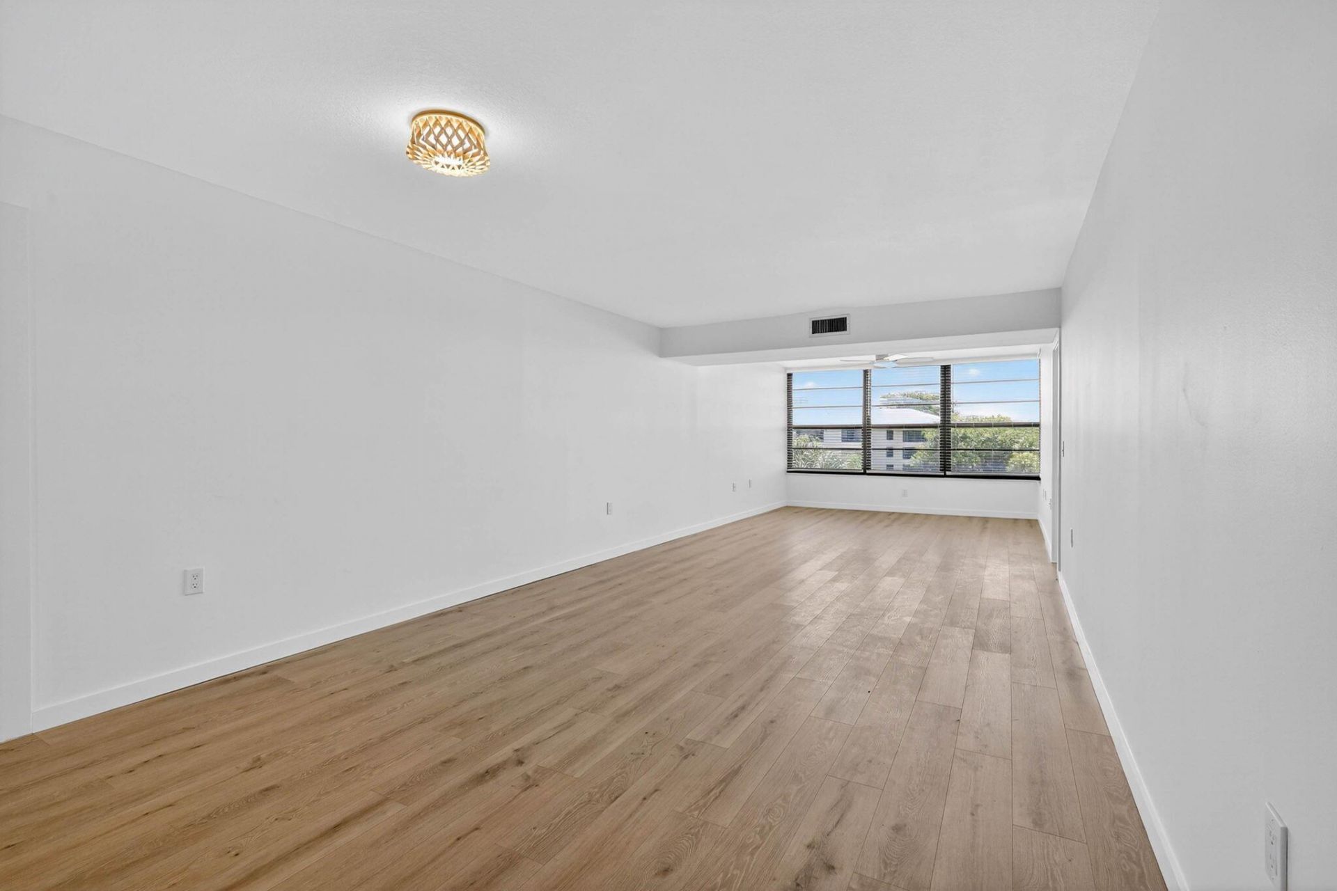 3710 Whitehall Drive, Unit 404, West Palm Beach, FL 33401 Photo