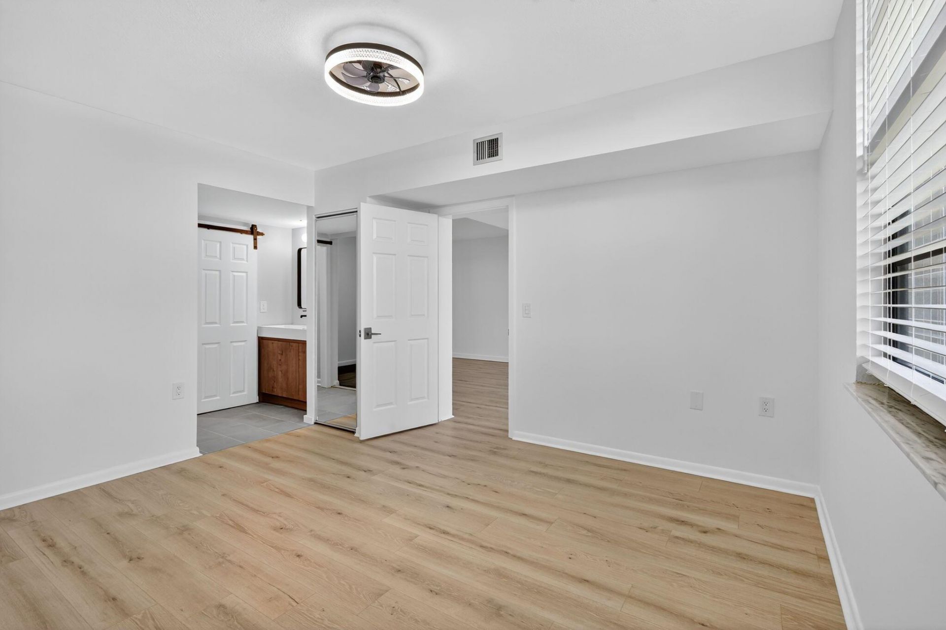 3710 Whitehall Drive, Unit 404, West Palm Beach, FL 33401 Photo