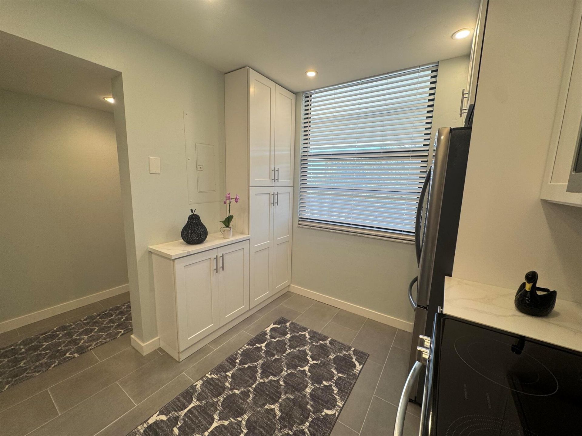 3710 Whitehall Drive, Unit 404, West Palm Beach, FL 33401 Photo