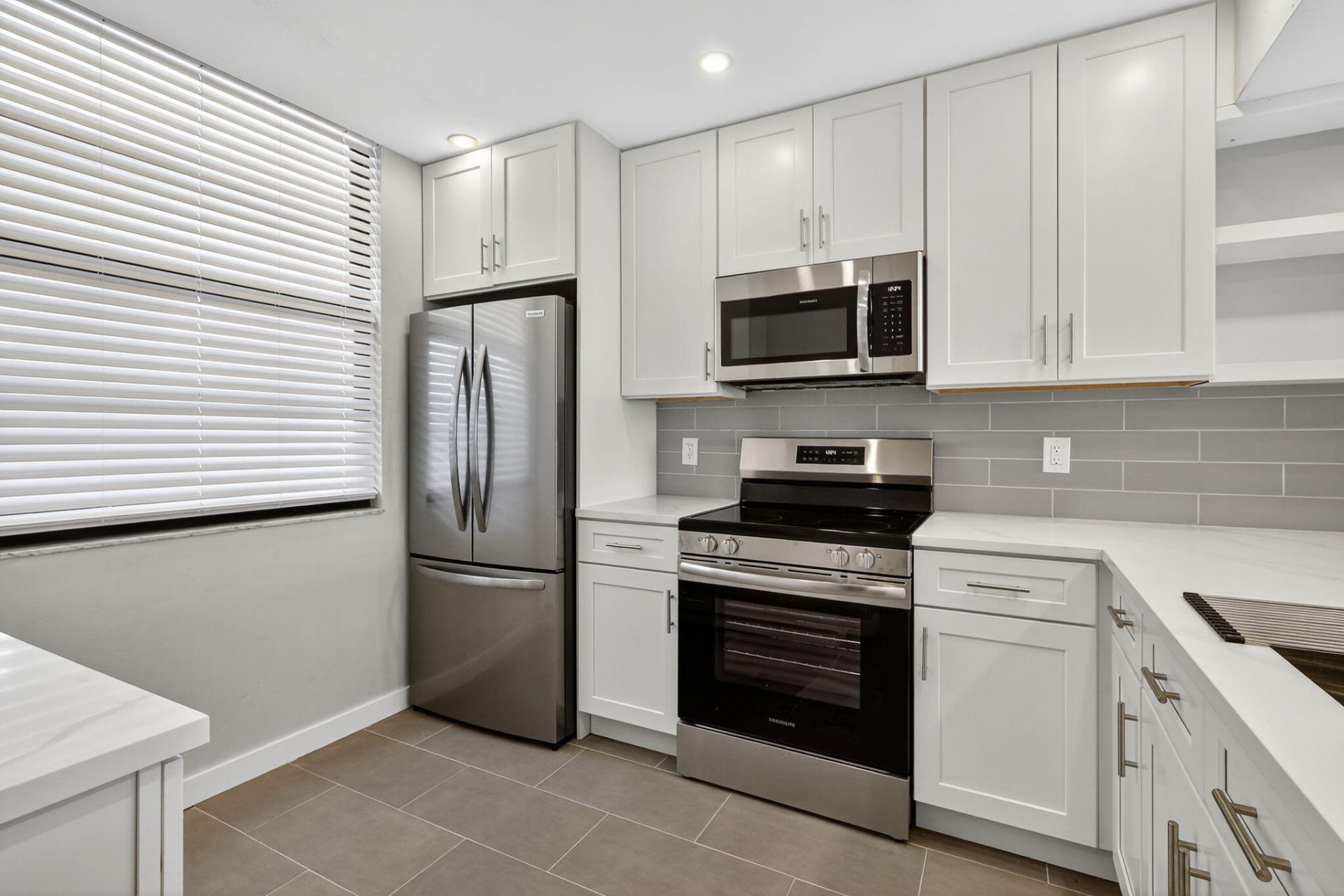 3710 Whitehall Drive, Unit 404, West Palm Beach, FL 33401 Photo