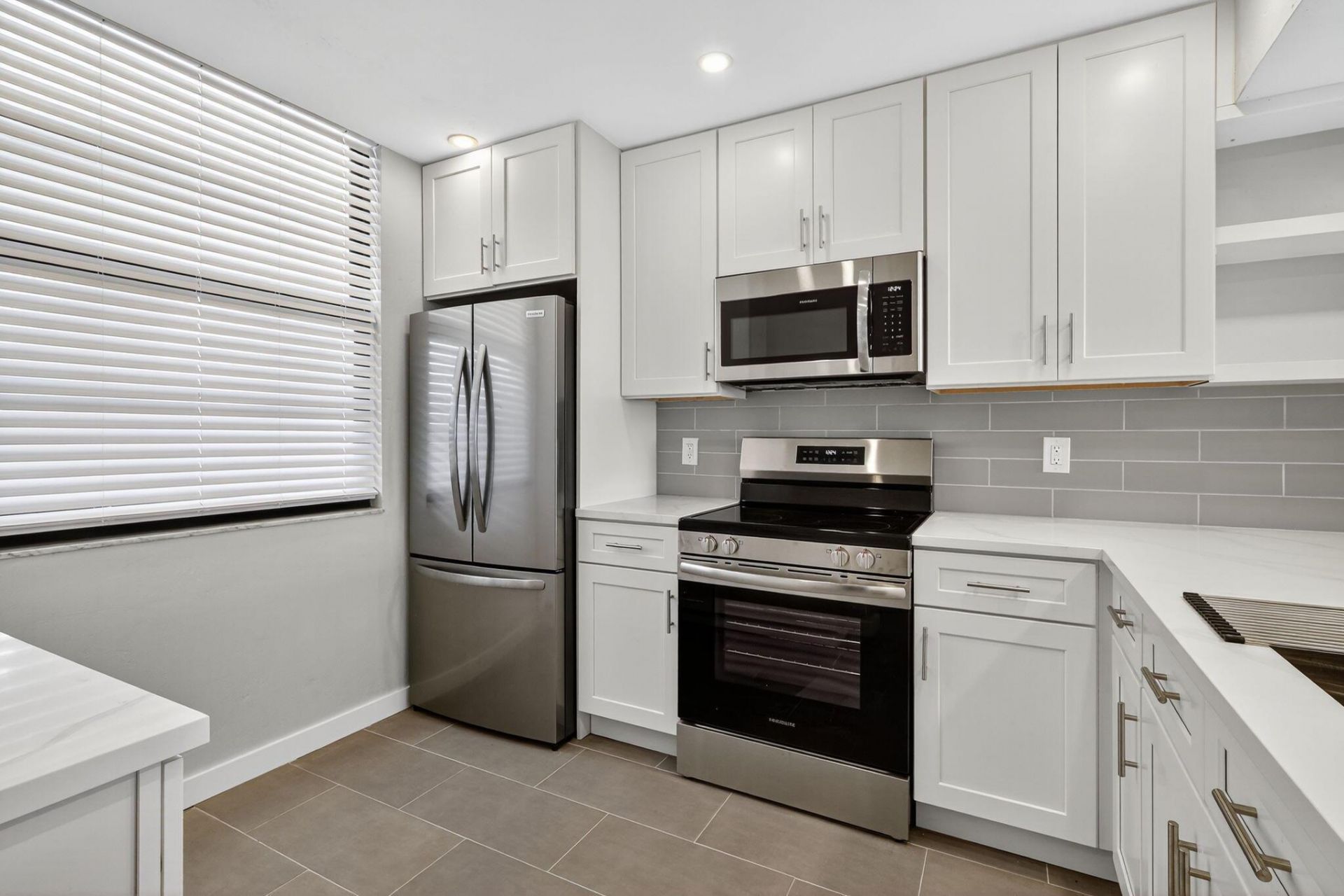 3710 Whitehall Drive, Unit 404, West Palm Beach, FL 33401 Photo