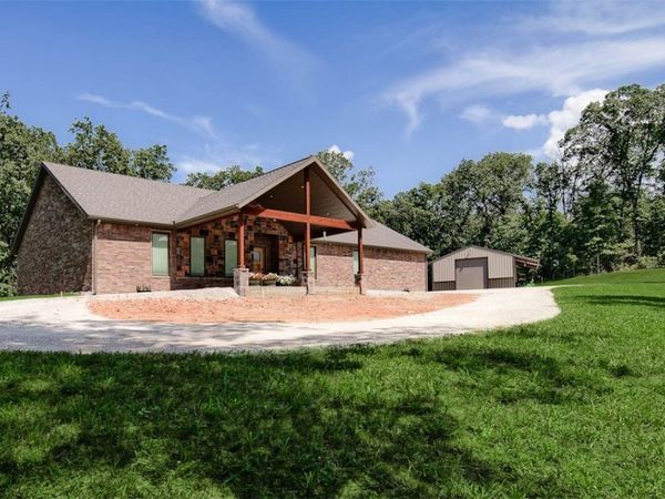 13520 Gooseberry Road, Bentonville, AR 72712
