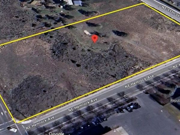 1005 NE Hemlock Avenue, Redmond, OR 97756
