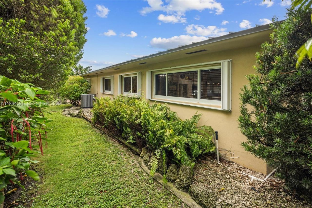 17625 SW 91st Ave., Palmetto Bay, FL 33157 Photo