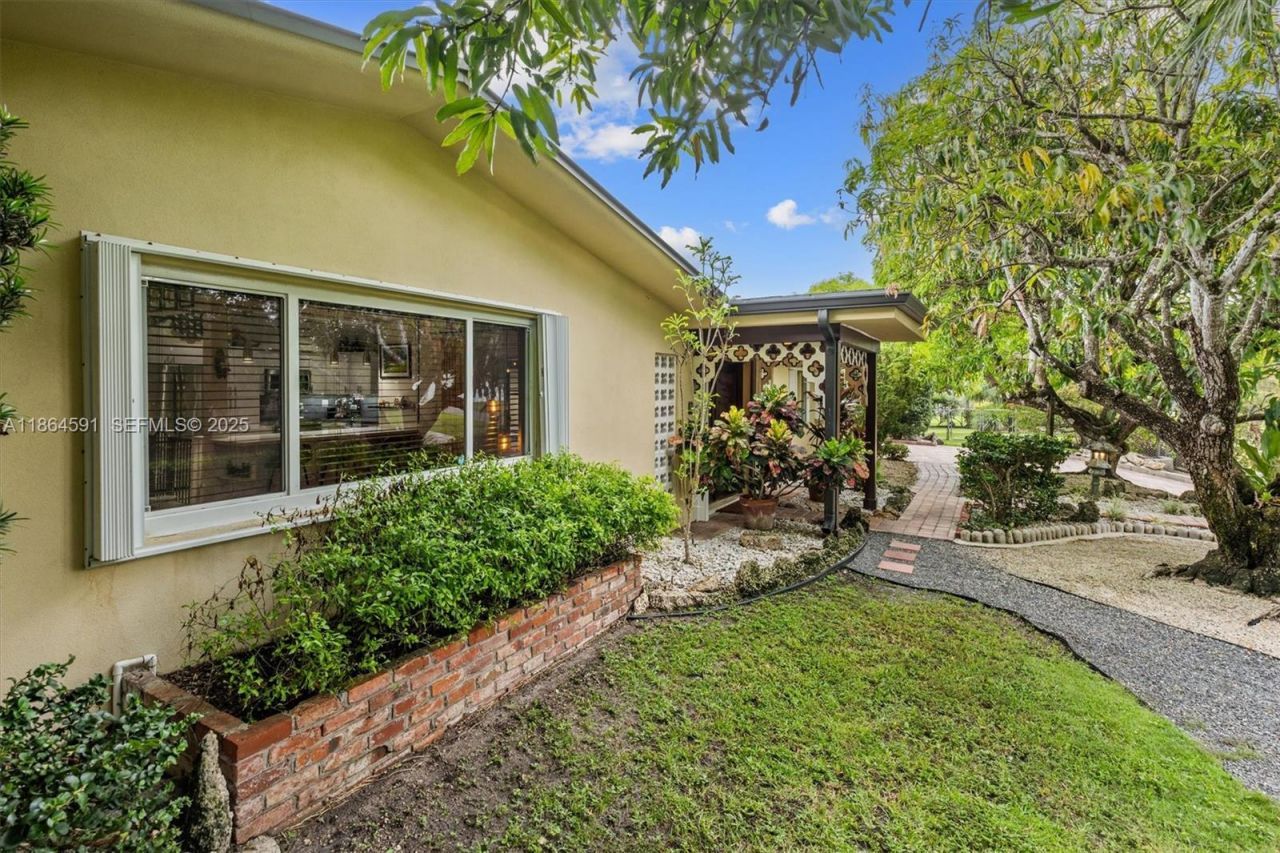 17625 SW 91st Ave., Palmetto Bay, FL 33157 Photo