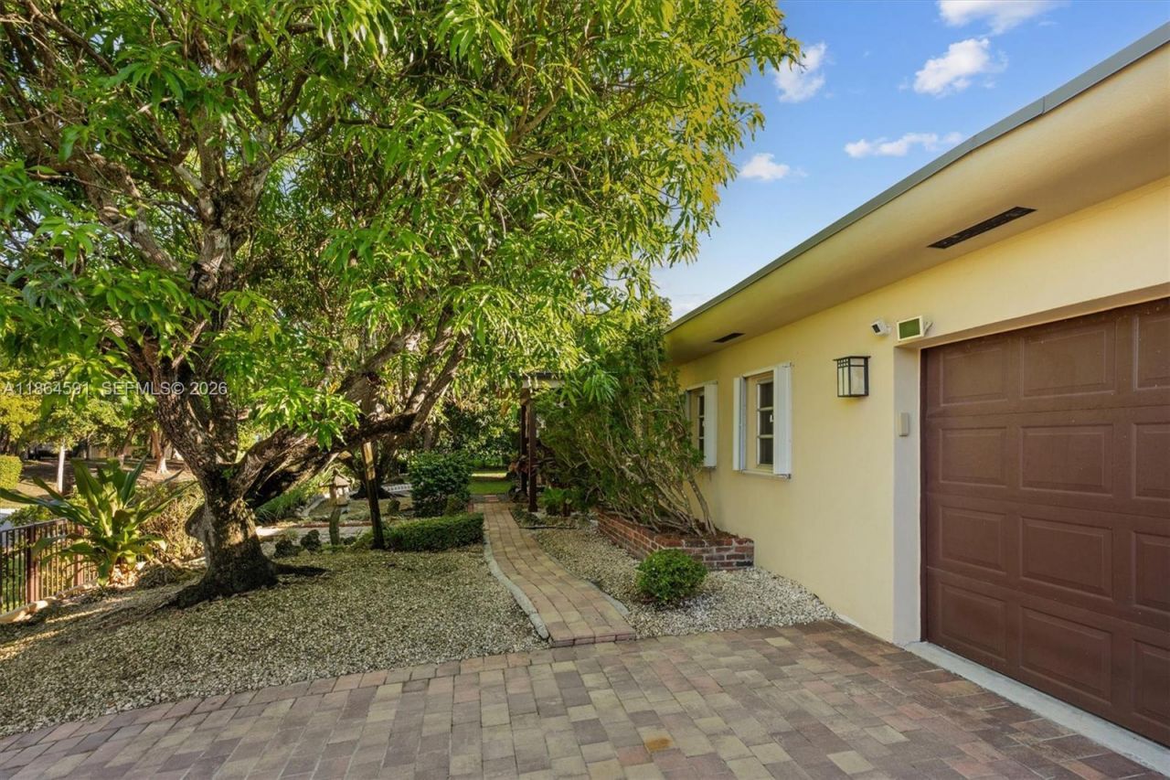 17625 SW 91st Ave., Palmetto Bay, FL 33157 Photo