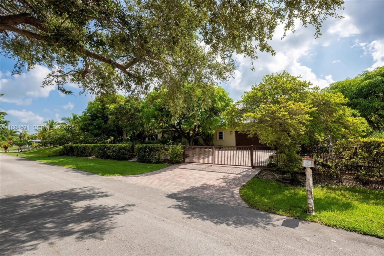 17625 SW 91st Ave., Palmetto Bay, FL 33157 Photo