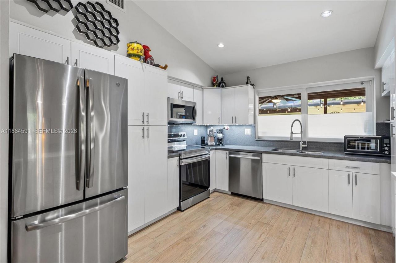 17625 SW 91st Ave., Palmetto Bay, FL 33157 Photo