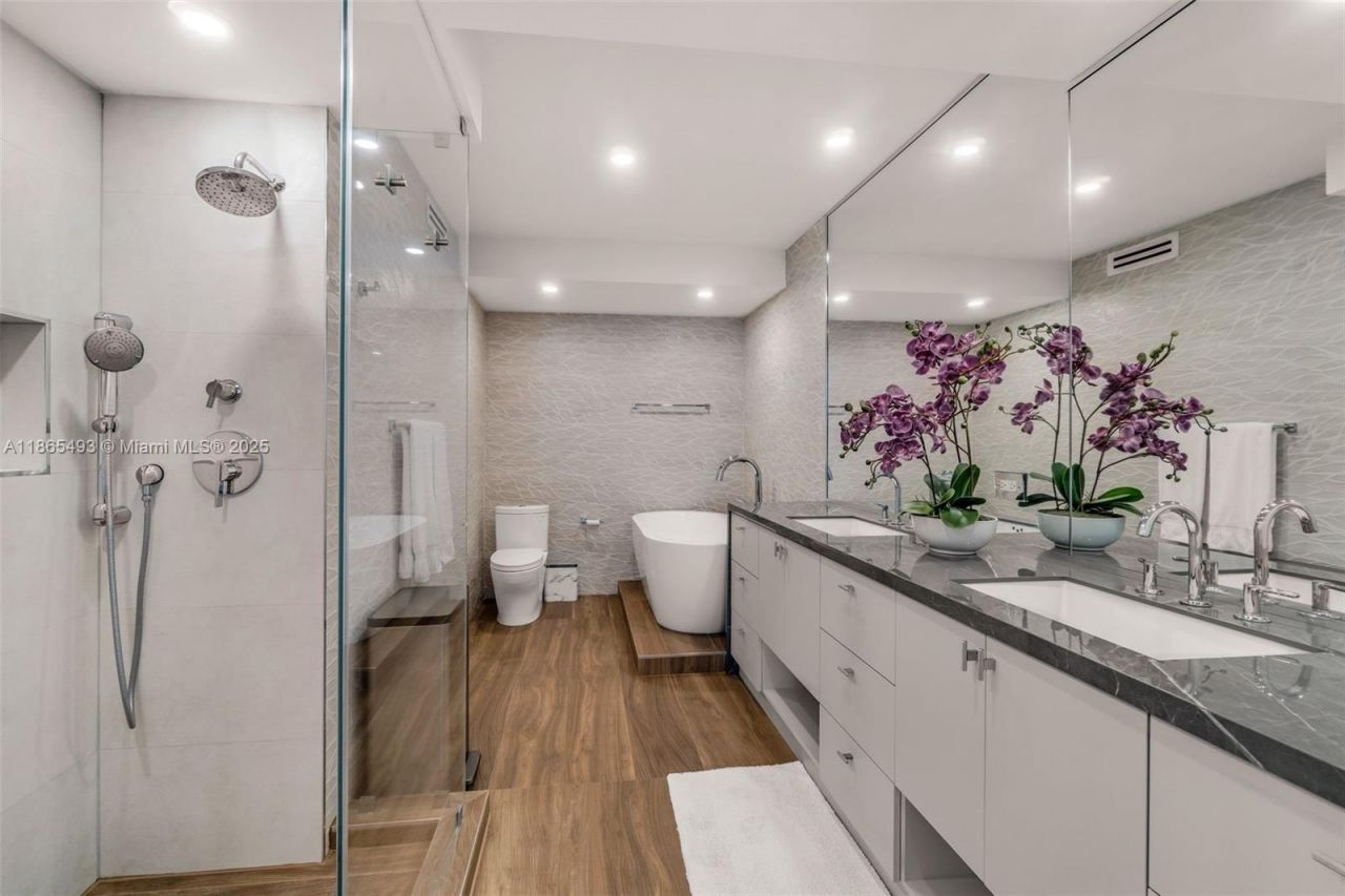 1500 Ocean Drive, Unit 1003, Miami Beach, FL 33139 Photo