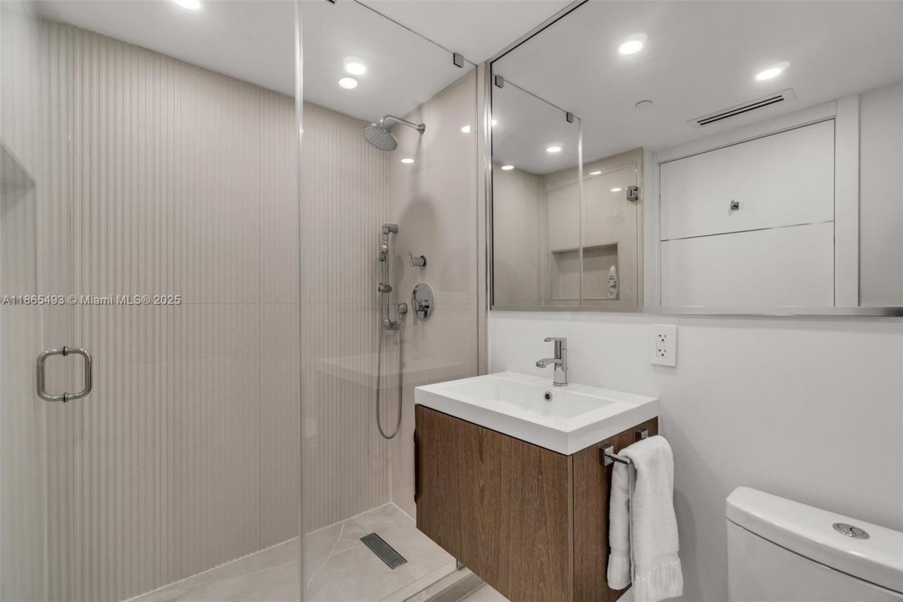 1500 Ocean Drive, Unit 1003, Miami Beach, FL 33139 Photo