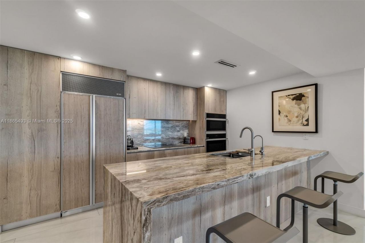 1500 Ocean Drive, Unit 1003, Miami Beach, FL 33139 Photo