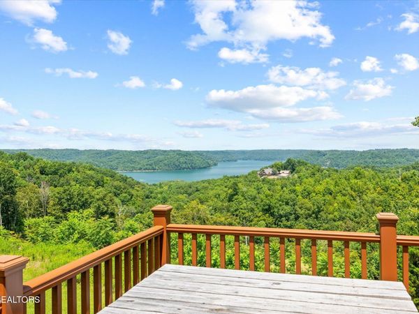 7378 Lillydale Rd, Byrdstown, TN 38549