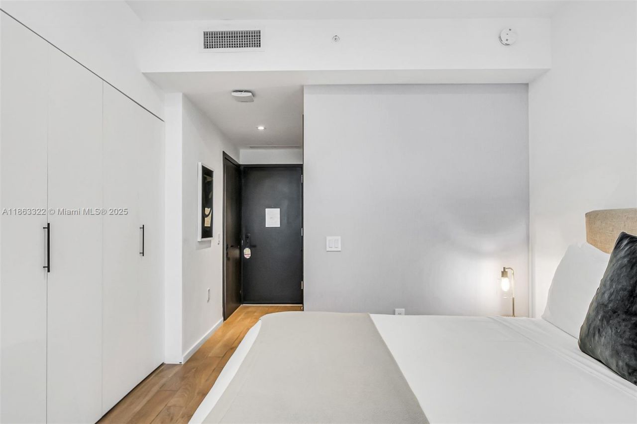 398 NE 5, Unit 4416, Miami, FL 33132 Photo